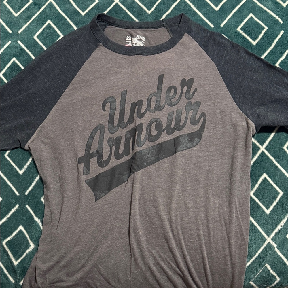 Under Armour Men's Charcoal and Black Tee